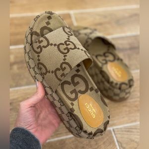 COPY - Gucci Platform Slide Sandals size 7 / 37 - Worn once